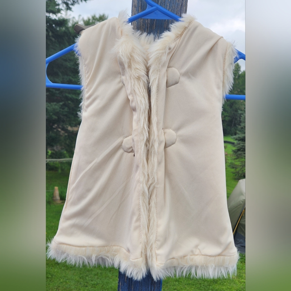Adorable Little Lass Girls' cream faux fur vest Size 6M - Picture 6 of 7